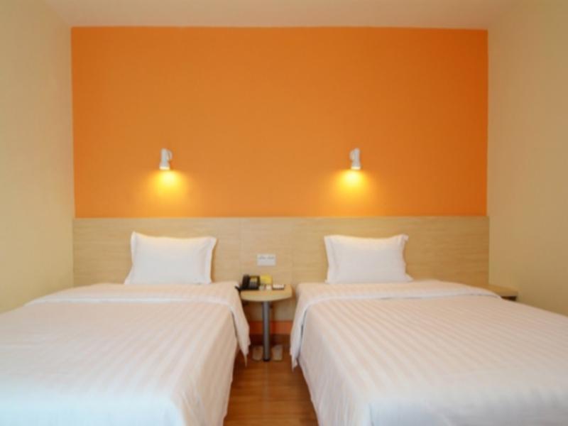 7 Days Inn Guangzhou Tianhe Yantang Metro Branch 外观 照片